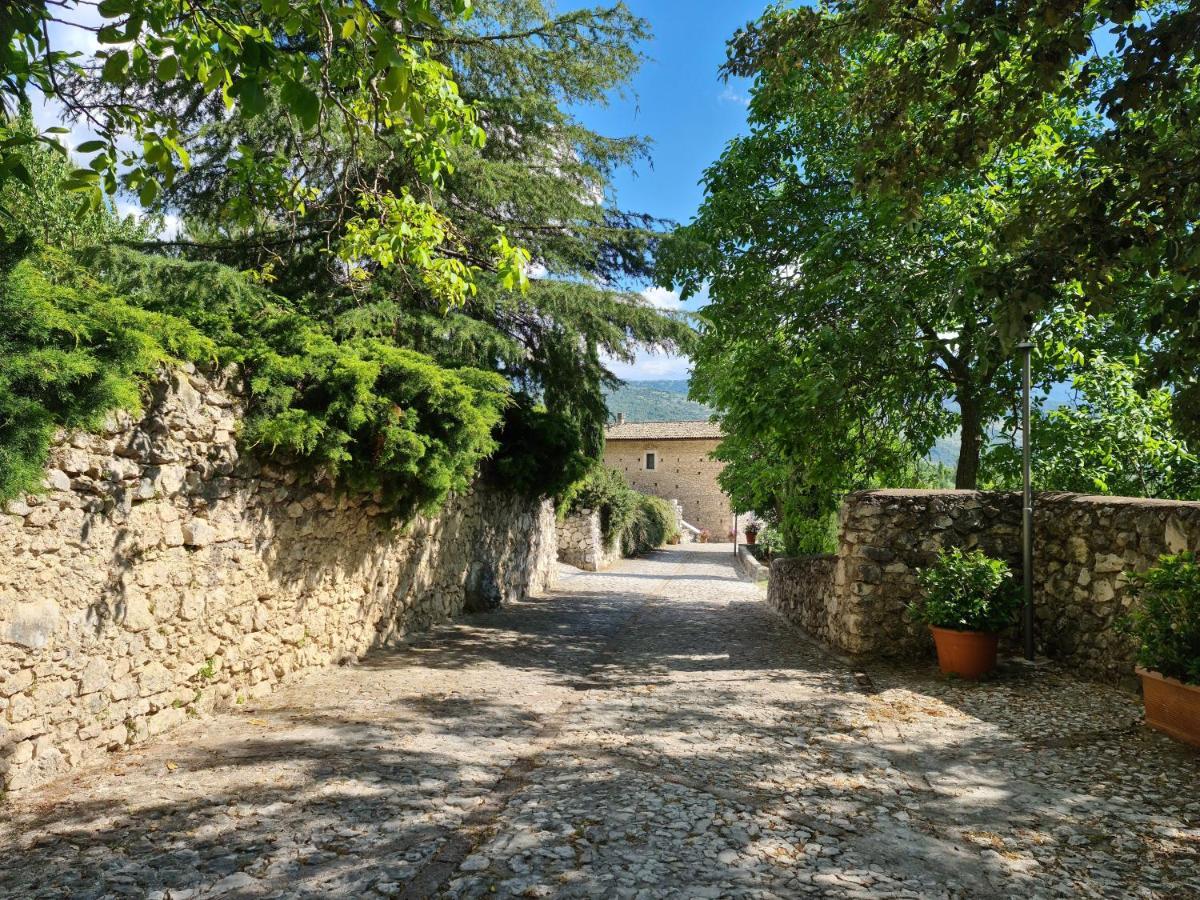 Rocca Lorenizo Pacentro Exteriör bild